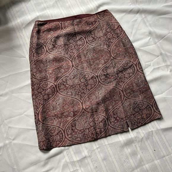 Banana Republic Dresses & Skirts - Banana Republic Soft Wool Silk Paisley Quiet Luxury Size 8 Lined Zipper Skirt